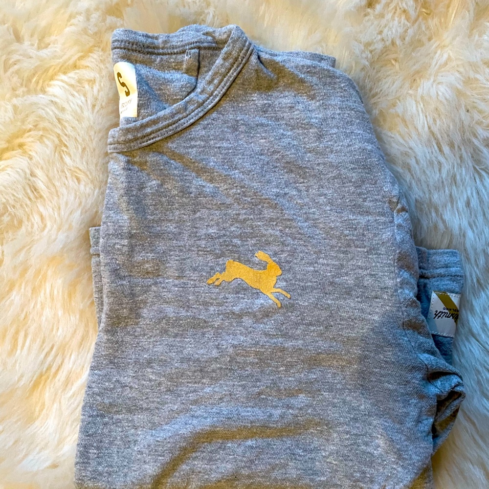 Tracksmith women’s grayboy long sleeve, small. Hare icon, EUC